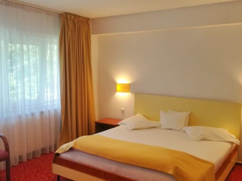 HOTEL HERASTRAU.