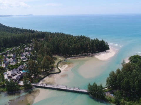 Apsara Beachfront Resort and Villa