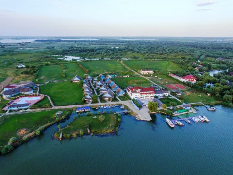 CORMORAN RESORT.