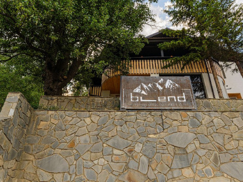 .  Blend Mountain Villa