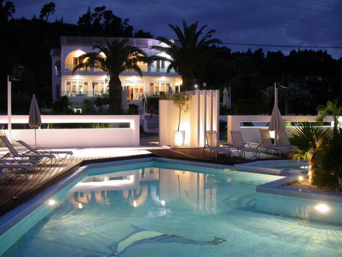 Iraklis Apartments  Keys