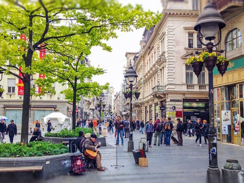 1 Decembrie la Belgrad (H.Boatel Compass) 