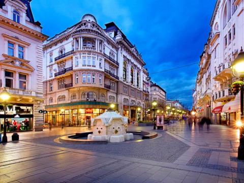 1 Decembrie la Belgrad (H.Boatel Compass) 