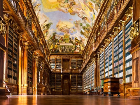 1 DECEMBRIE LA PRAGA „Orasul de Aur” - 2023