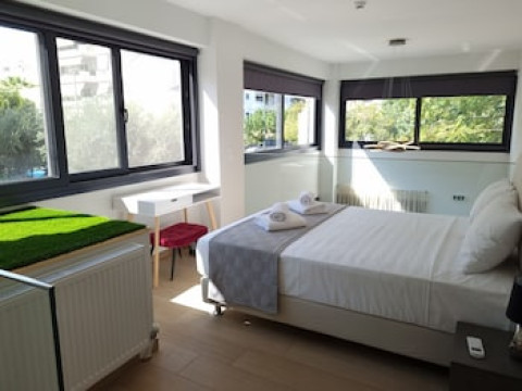 10 APARTMENTS AND SUITES