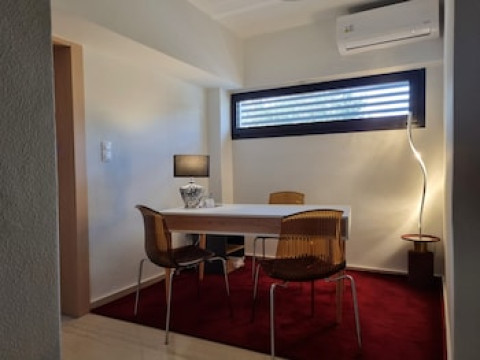 10 APARTMENTS AND SUITES