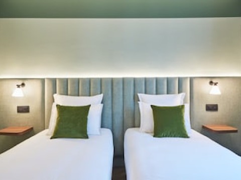 10 OPERA BY HAPPYCULTURE