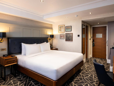 100 Queens Gate Hotel Curio Collection By Hilton