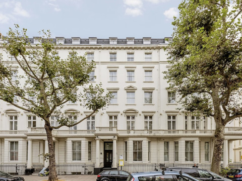 130 Queensgate Apartments