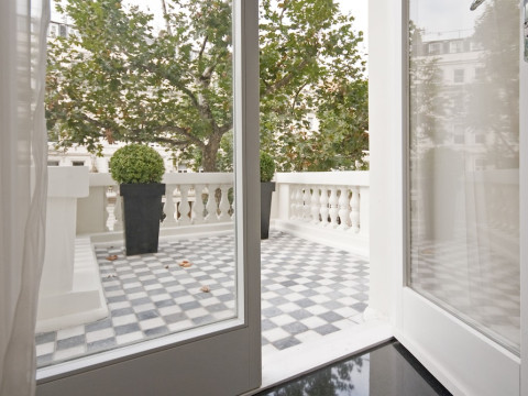 130 Queensgate Apartments