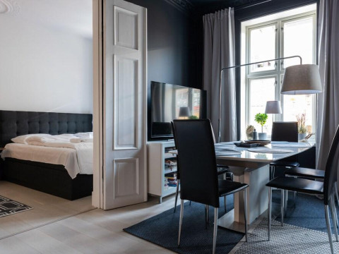 2 bedroom apartment 8 guests