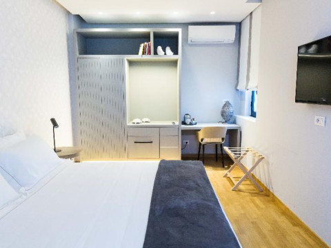 200 Rooms & Terrace