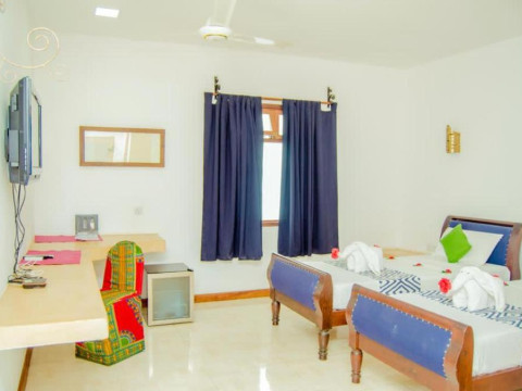 27 Cafe Zanzibar Airport Hotel