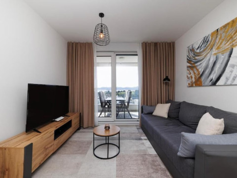 365 Sunsets Apartment by Belmont Realty