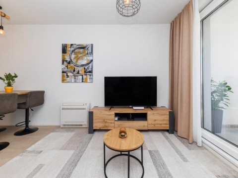 365 Sunsets Apartment by Belmont Realty