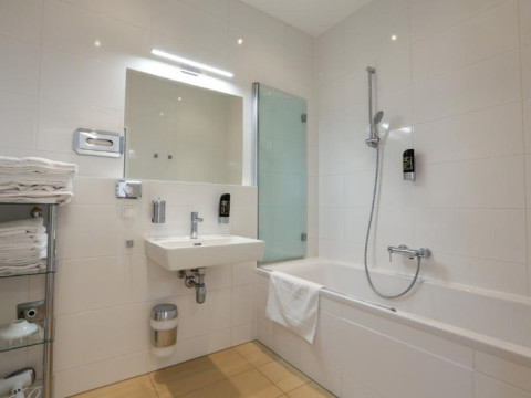 4 Beds & More Apartments