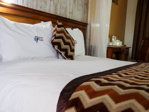 67 AIRPORT HOTEL