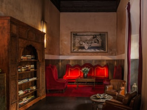 72 HOTEL & SPA