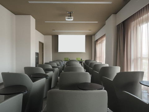 8Piuhotel