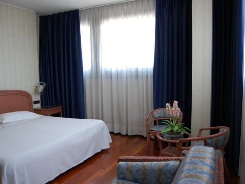 ABACUS HOTEL
