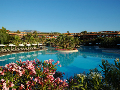 MCLUB ACACIA RESORT