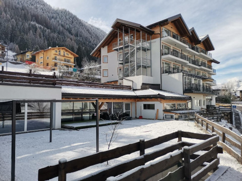 Active Alm Hotel