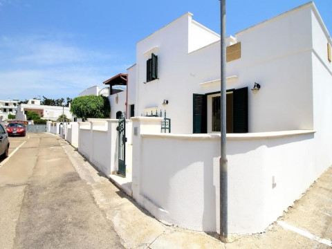 Ada Lovely House
