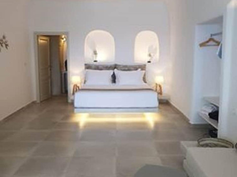 Adamant Suites Santorini