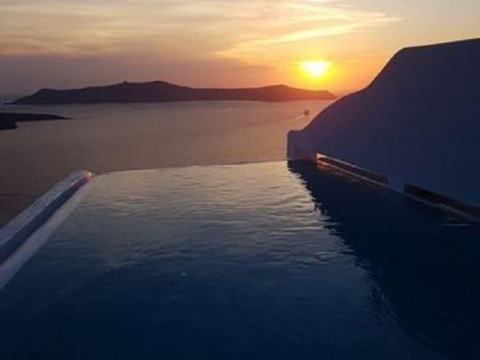 Adamant Suites Santorini