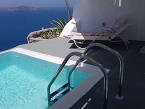 Adamant Suites Santorini