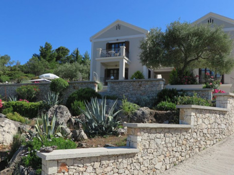 Adastra Ithaca Luxury Suites