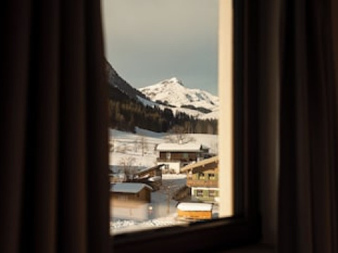 ADEA LIFESTYLE SUITES
