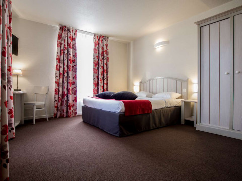 Adevarata distractie e aici – Campanille Val de France Disneyland