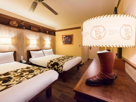 Adevarata distractie e aici – Disney Hotel Cheyenne 