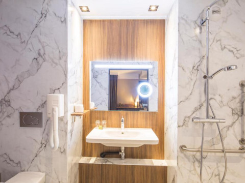 Adevarata distractie e aici – L’Elysee Val D’Europe Disneyland 