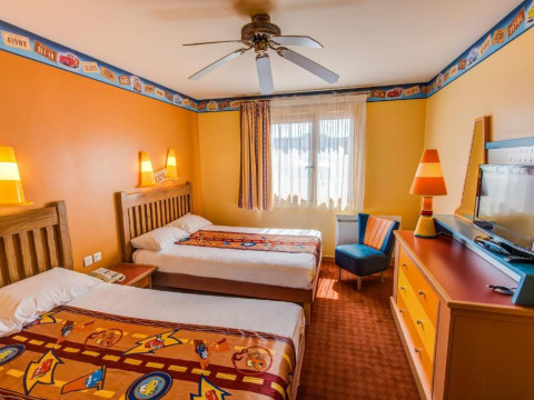 Adevarata distractie e aici – Santa Fe Disneyland Paris