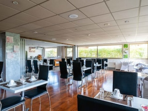 ADONIS CANNES - HOTEL THOMAS