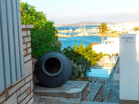 Adonis Hotel & Apartments