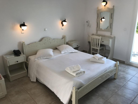 Adonis Hotel Apartments