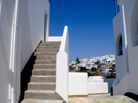 Adonis Hotel & Apartments