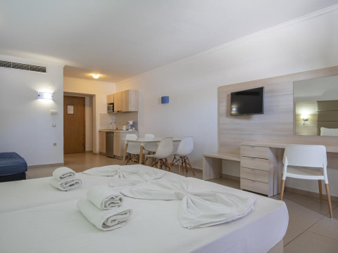 Aegean Blu Hotel & Apartments