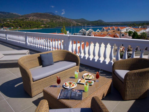 Aenos Hotel