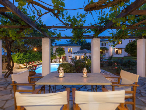 Aeolos Hotel(F)
