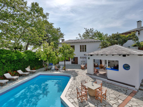 Aeolos Hotel(F)