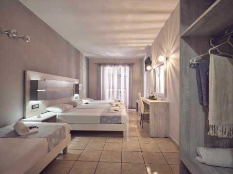Savvas-Deval Hotel