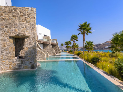 Aeonic Suites and Spa