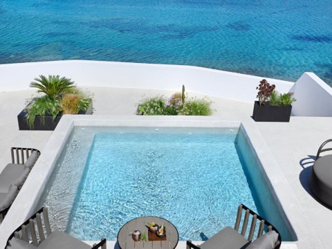 Aeonic Suites and Spa