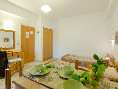 AGLAIA STUDIOS & APARTMENTS