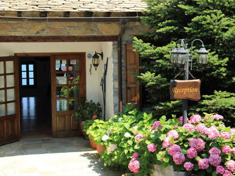 Aglaida Hotel and Apartments