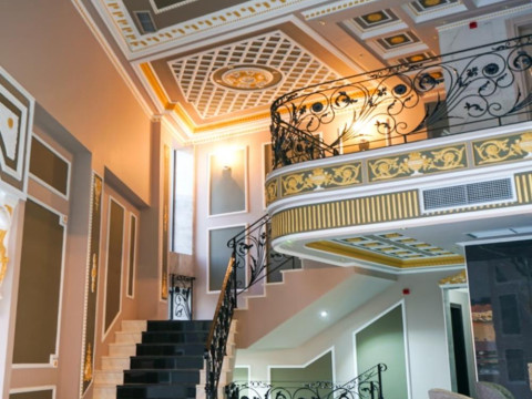 Agnes Deluxe Hotel